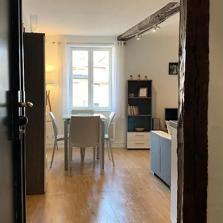 L'emplace Bleu Et Sa Fontaine Apartment *